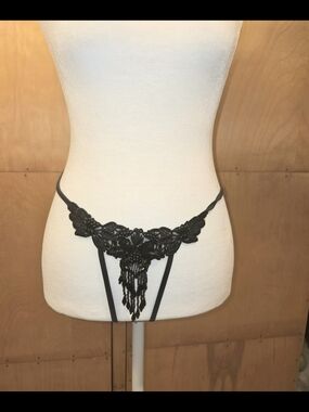 Victoria's Secret M/L adjustable waist V-string panty  CROTCHLESS beaded